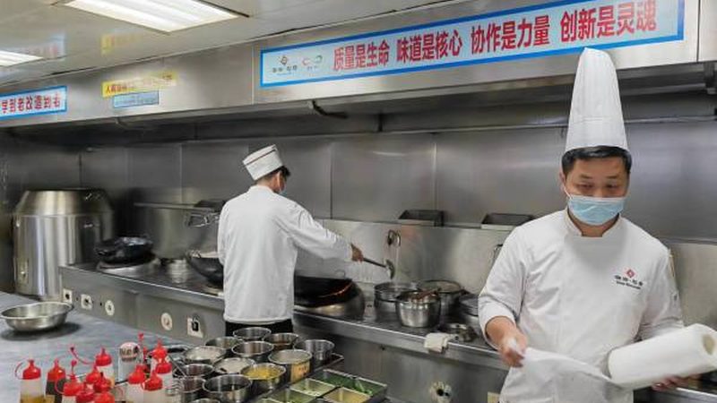 为了更直观地了解速冻食品的营养成分，以下列举了几种常见速冻食品的营养成分对比：